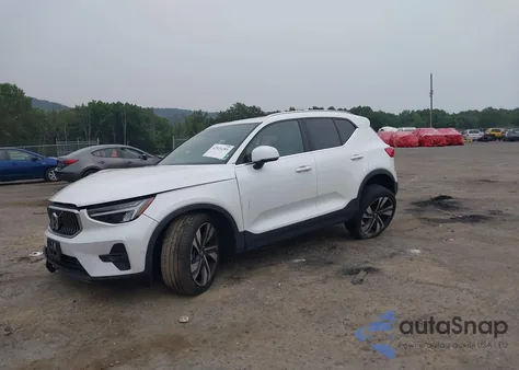 2024 Volvo Xc40 B5 Plus Bright Theme z USA, uszkodzony, nr VIN YV4L12UE5R2230319